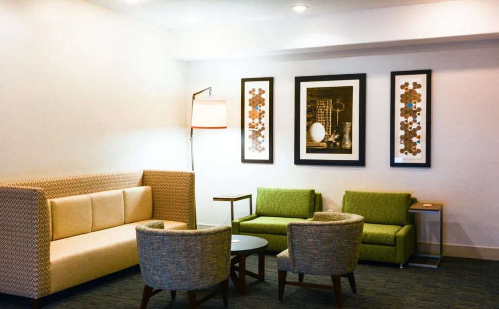 Holiday Inn Express Hotel & Suites New Boston by IHG