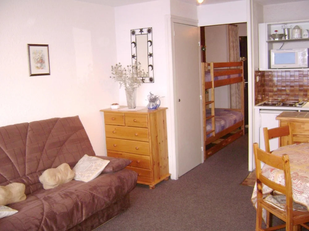 Studio in Montgenèvre, With Wonderful Mountain View, Balcony and Wifi