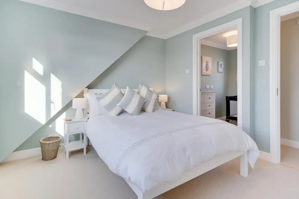 Super 5 Bedroom Family Friendly Retreat Rustington