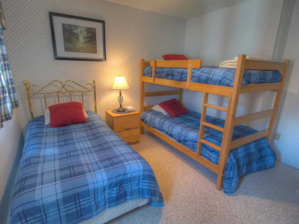 Slopeside Pico Condo by RedAwning