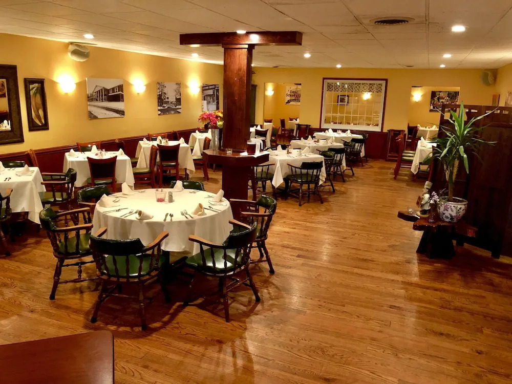 Bicentennial Inn