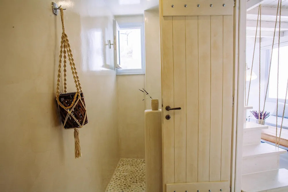Akrotiri Cycladic Suites