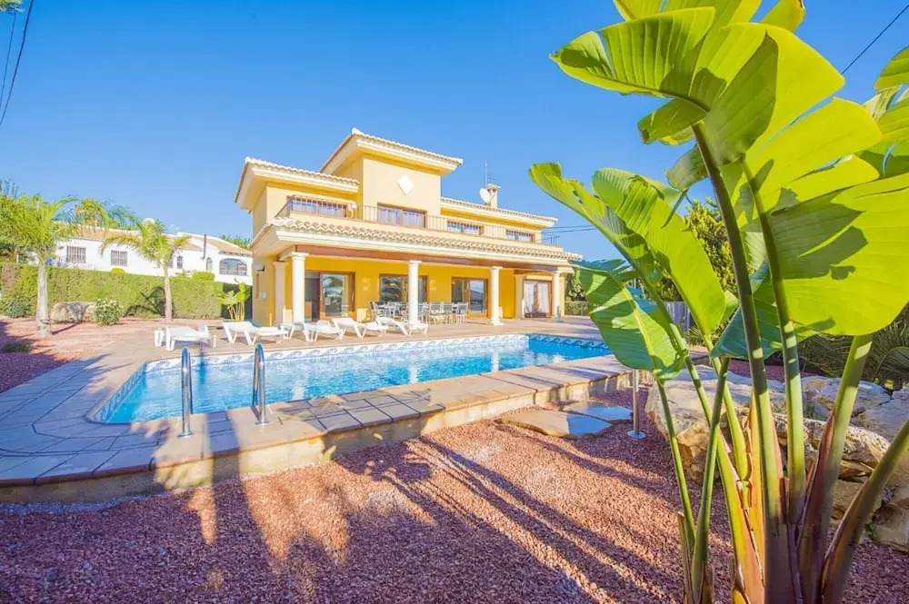 Villa - 6 Bedrooms with Pool and WiFi - 104983