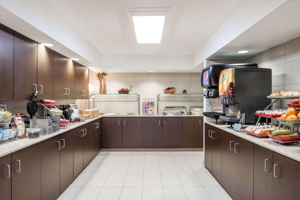 Hawthorn Suites By Wyndham St. Louis Westport Pla