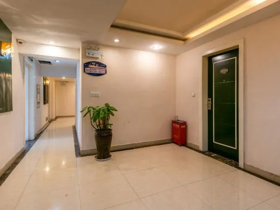 Shengshi Jiahua Hotel (Tongren High-speed Railway Station)