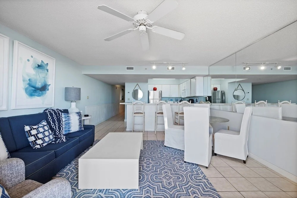 Pelican Beach 0103 1 Bedroom Condo by Pelican Beach Management