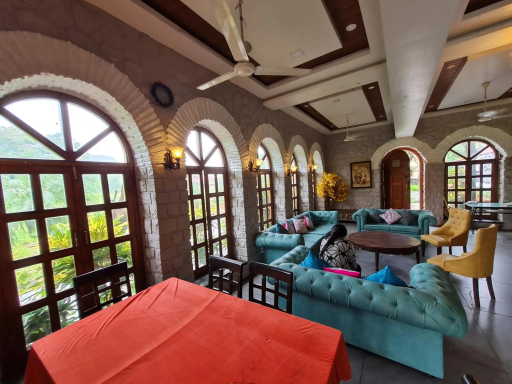 Luxurious Vintage Villa