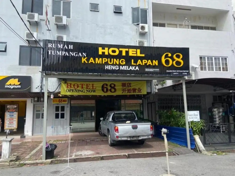 OYO 90893 Hotel 68 Kampung Lapan