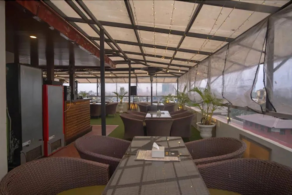 Capital O 697 Swornim Boutique Hotel