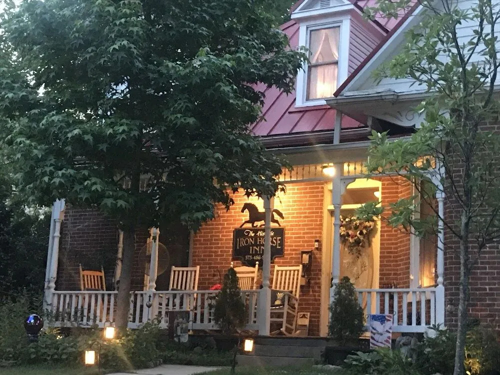 Historic Iron Horse Inn