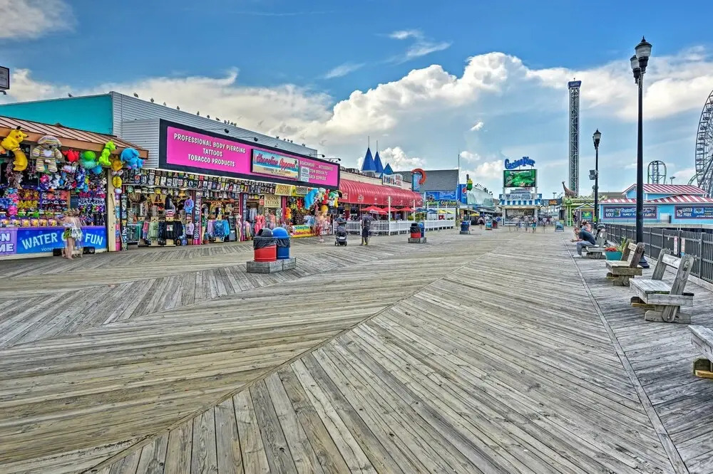 Inviting Seaside Heights Apt < 1 Mi to Beach!