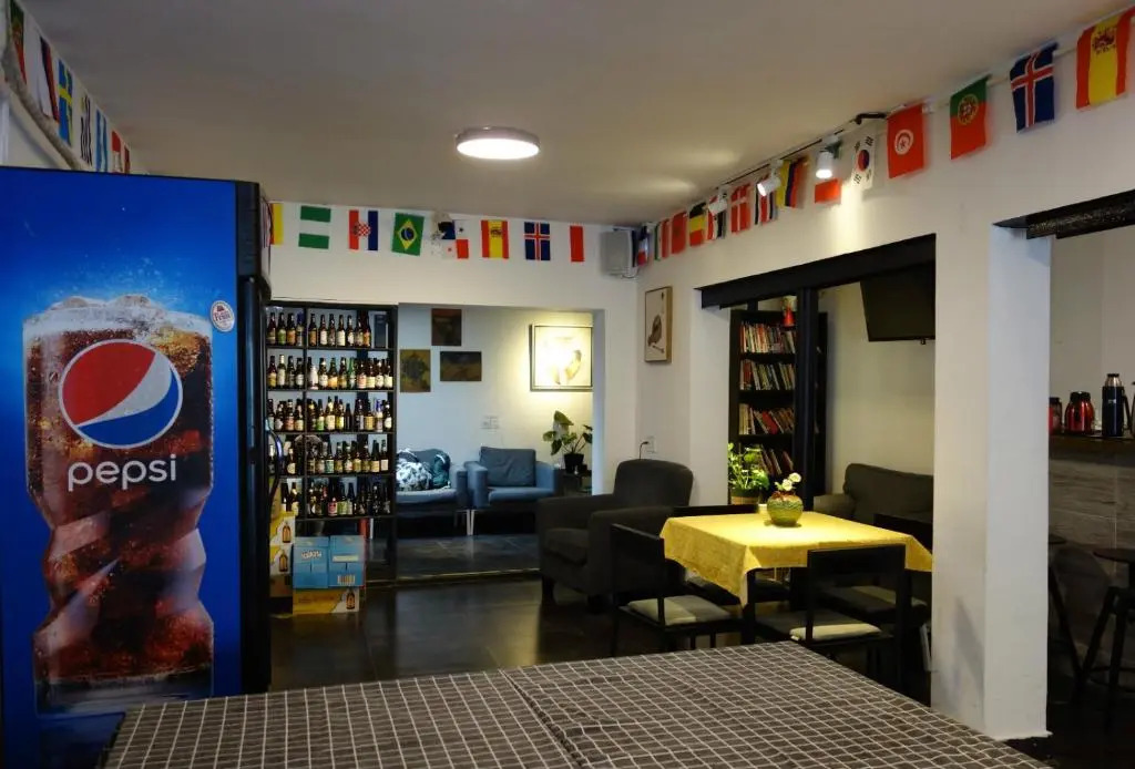 Hidden Garden Youth Hostel -Oriental Pearl &Lujiazui -Garden Social Area -Bar -Café -Free Laundry Luggage Storage -24H Front Desk -English Service