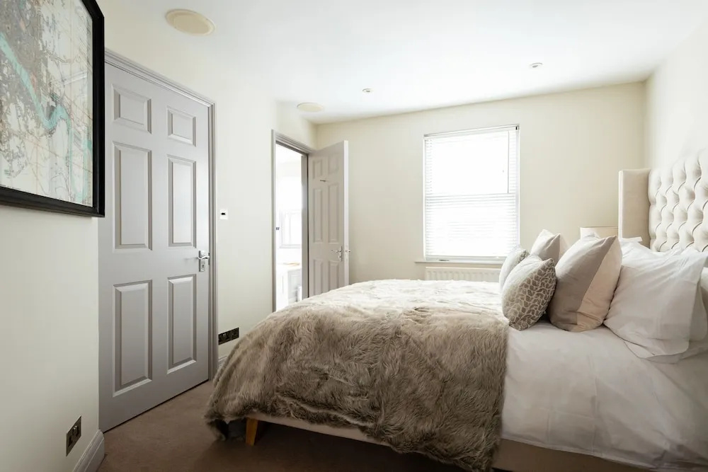 The Luxe Chelsea Townhouse