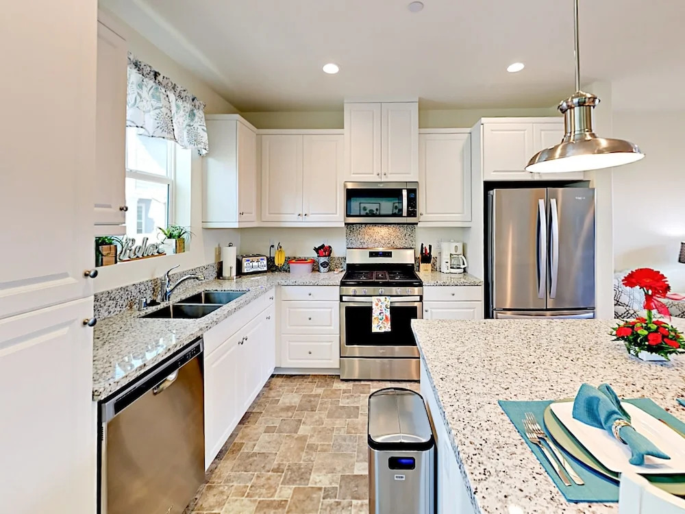 Brand-new 2BR w/ Balcony, Near Beach 2 Bedrooms 2.5 Bathrooms Townhous