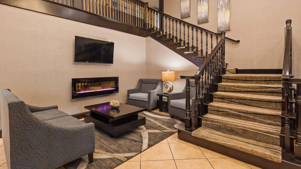 Best Western Plus Russellville Hotel & Suites