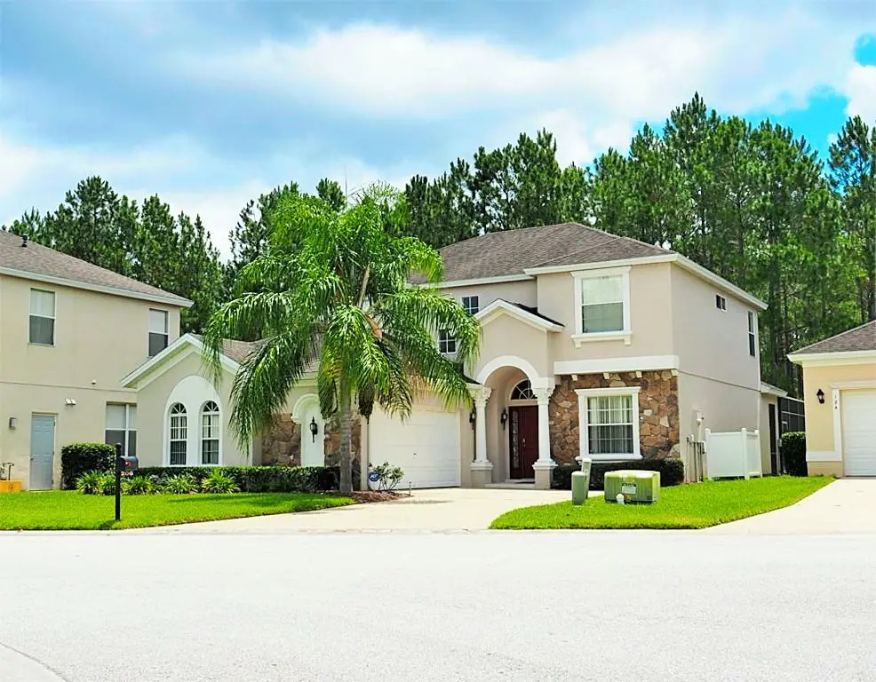 CP206MD - 5 beds with pool & heated hot tub , Davenport, US