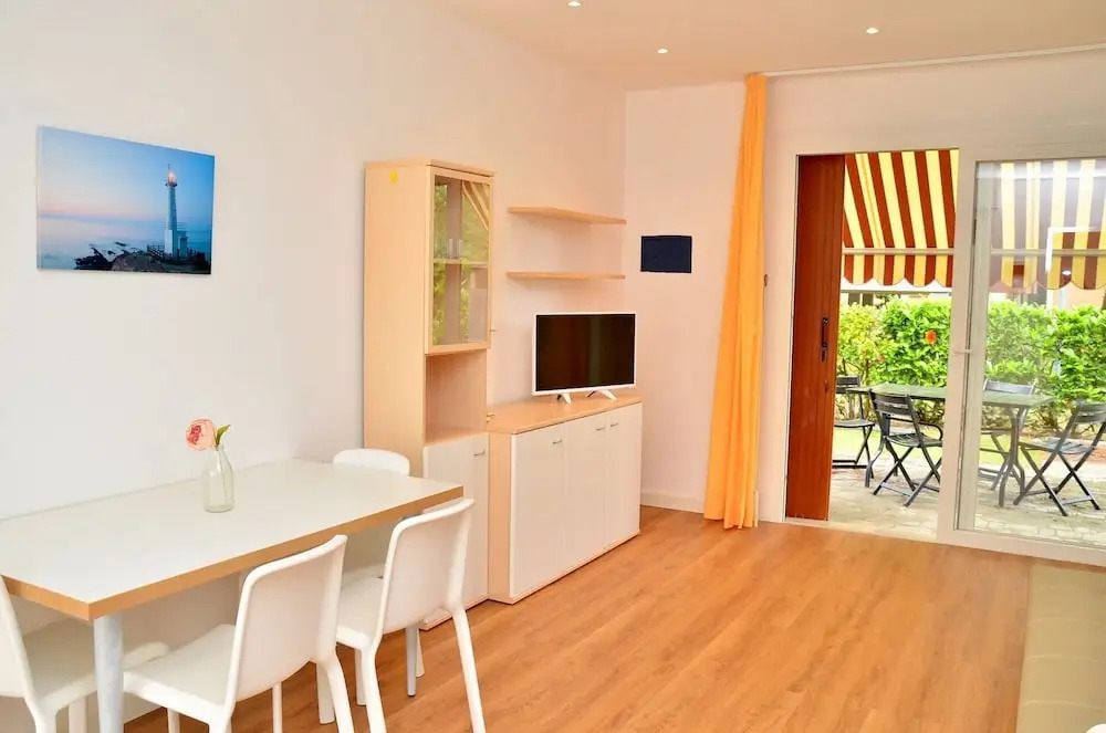 Lovely Peaceful Villa Near the Beach-beahost