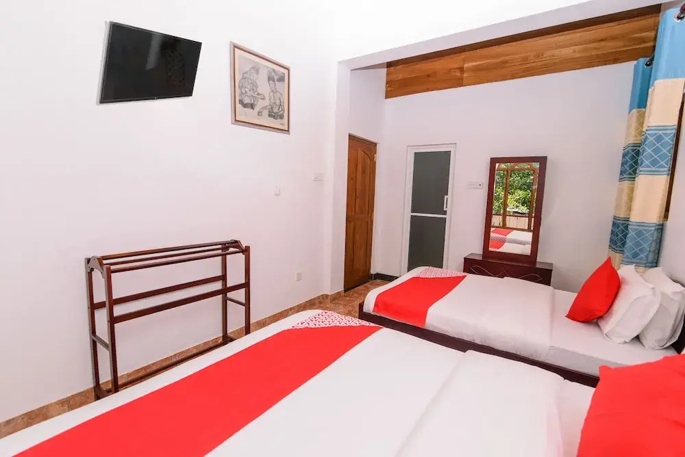 OYO 392 Redstar Kandyan