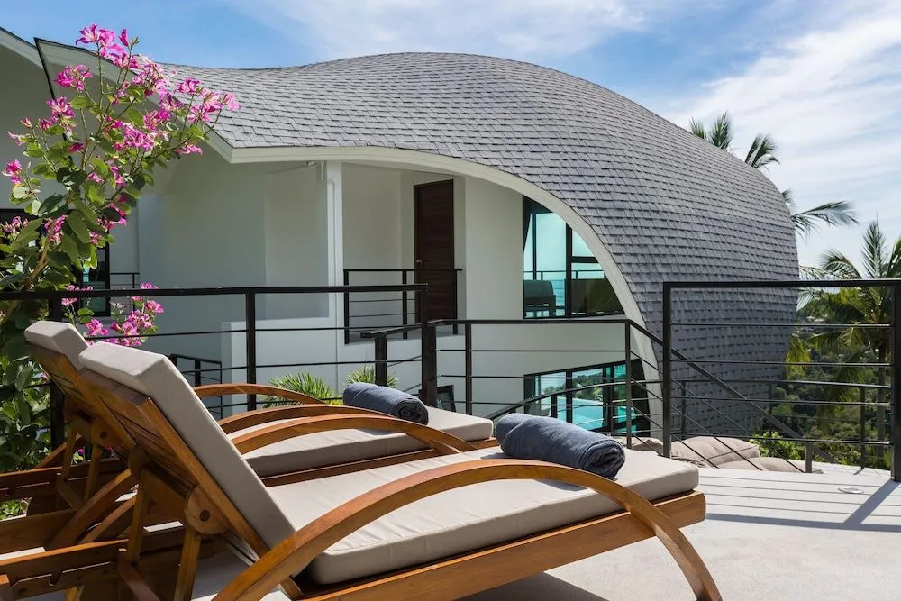 Villa Shadow