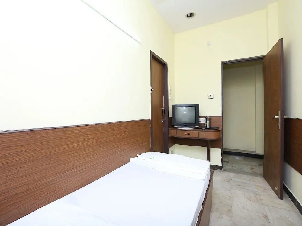 SPOT ON 6856 Eshi Guest House