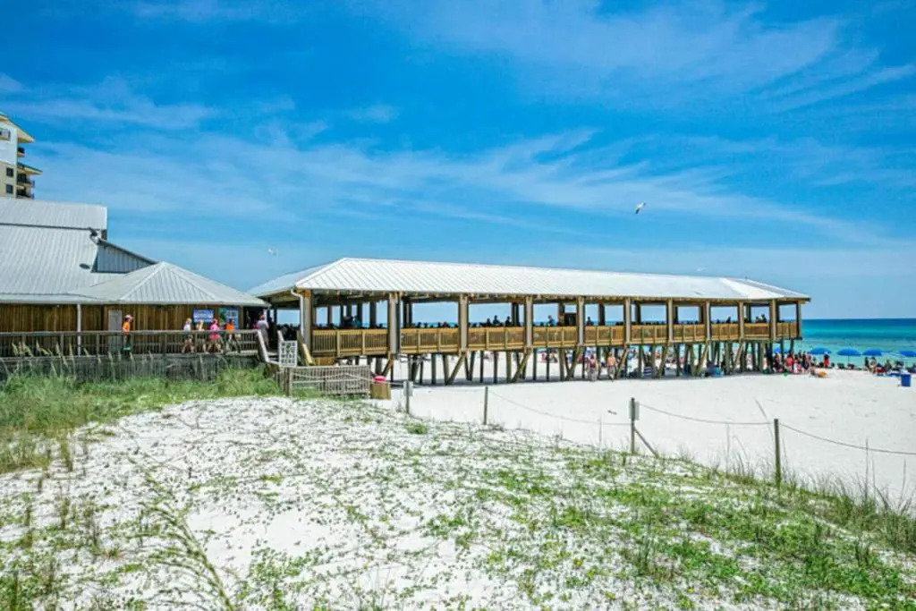 On the 3-d Floor, Laketown 324 - Large 2 BD , Great Views and Amenities