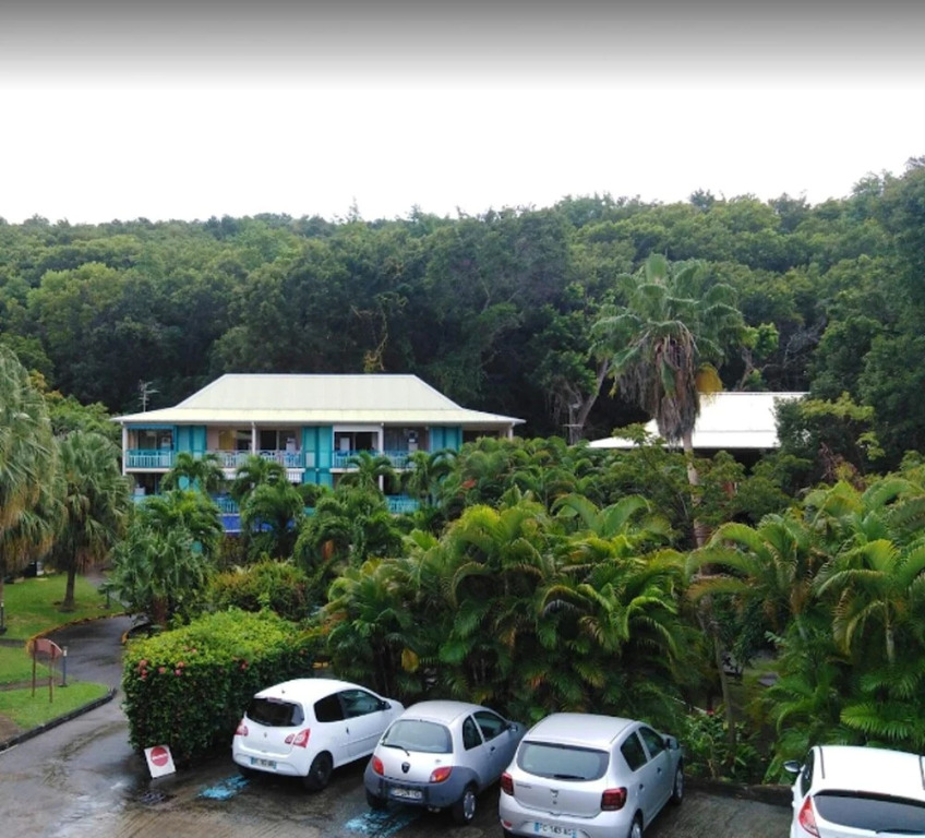 Studio in Sainte-anne, With Enclosed Garden and Wifi - 100 m From the Beach