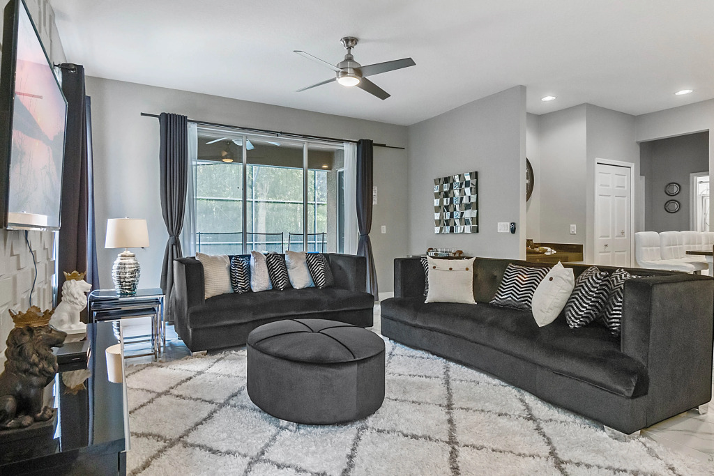 4 Bd 3 Ba Bella Vida 911 Mb
