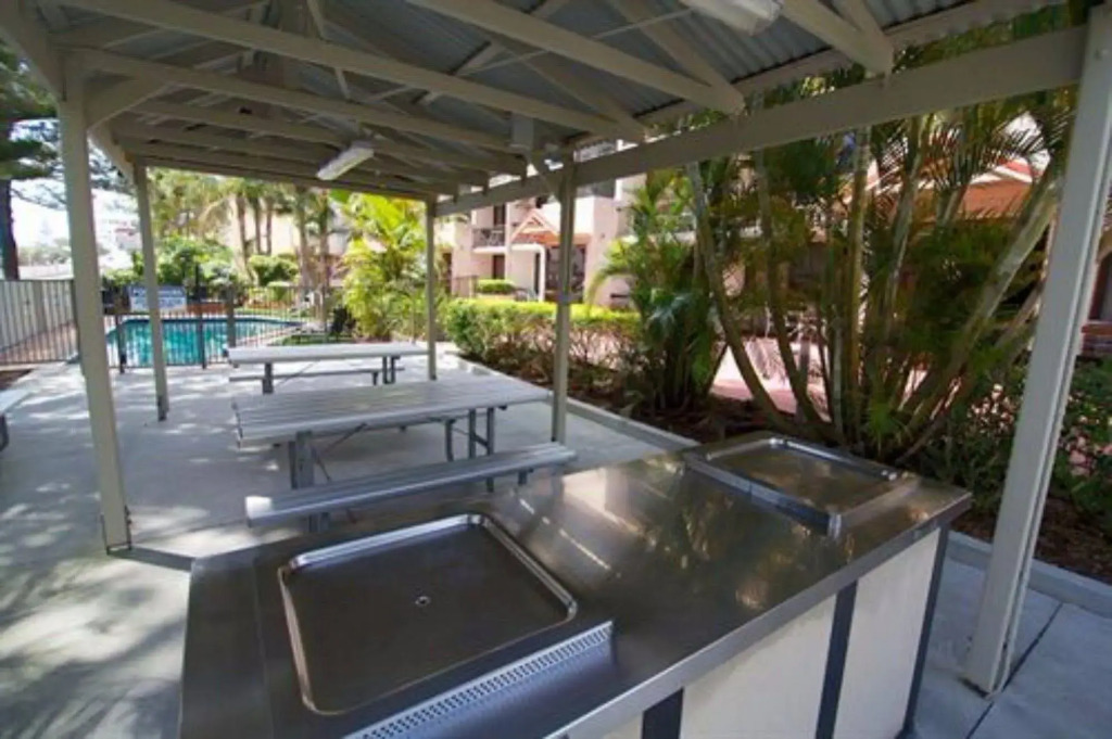 Trickett Gardens Holiday Inn