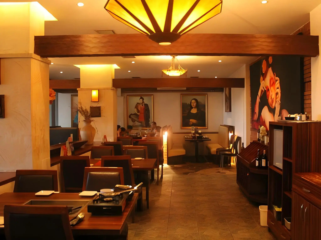 Sama Sama Suites and Restaurant