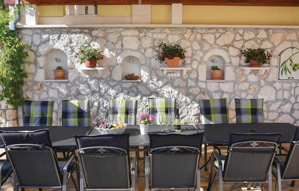 Amazing Home in Razanj With Sauna, Wifi and 6 Bedrooms