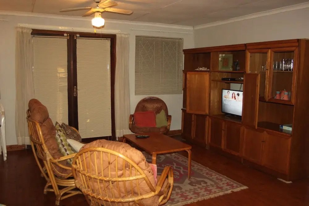 Uvongo log home