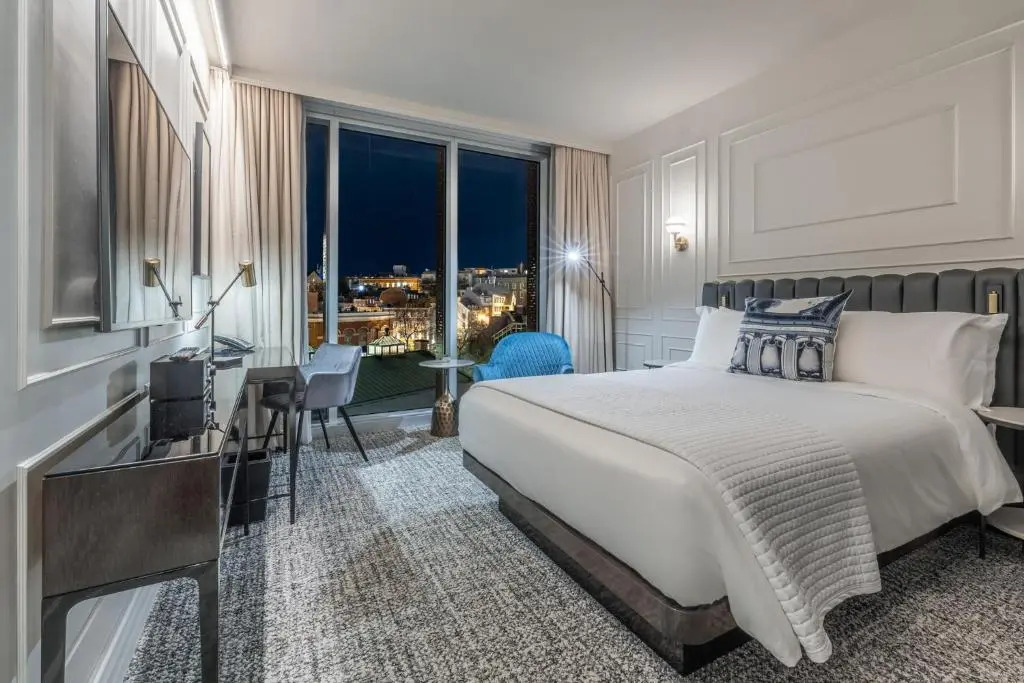 Le Capitole Hotel
