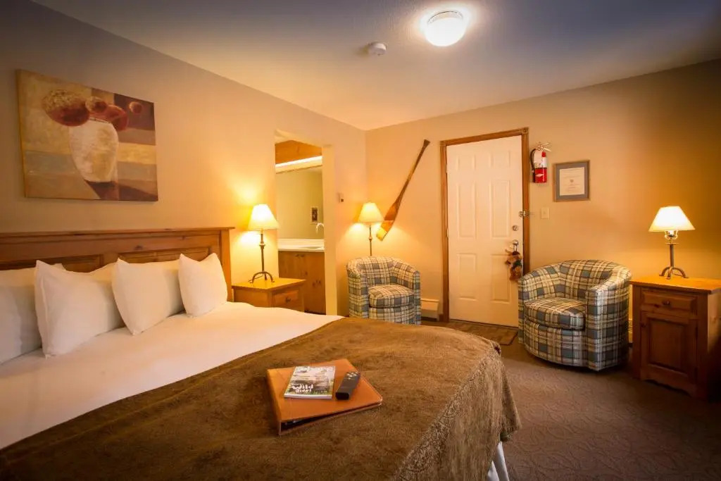 Paradise Lodge and Bungalows