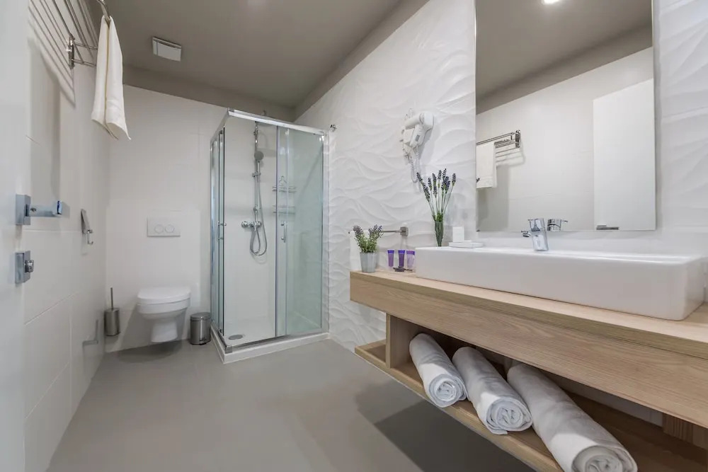 Apartments & Rooms Preelook