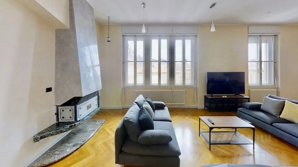 Triestevillas A/C Huge Central & Brand New - 5BR