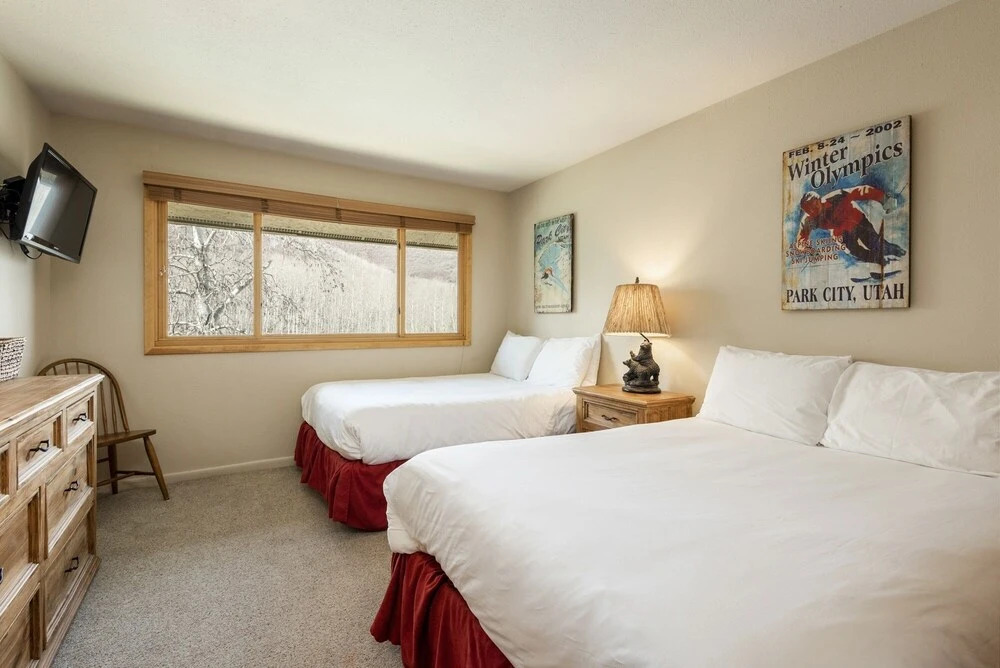 Snow Flower 038 3 Bedroom Condo by RedAwning