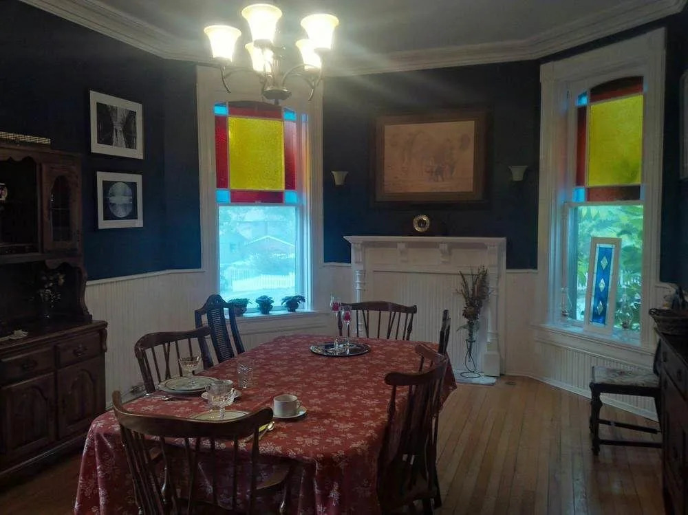 Red Door Inn