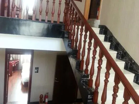 yuzhongWanhao Business Hotel
