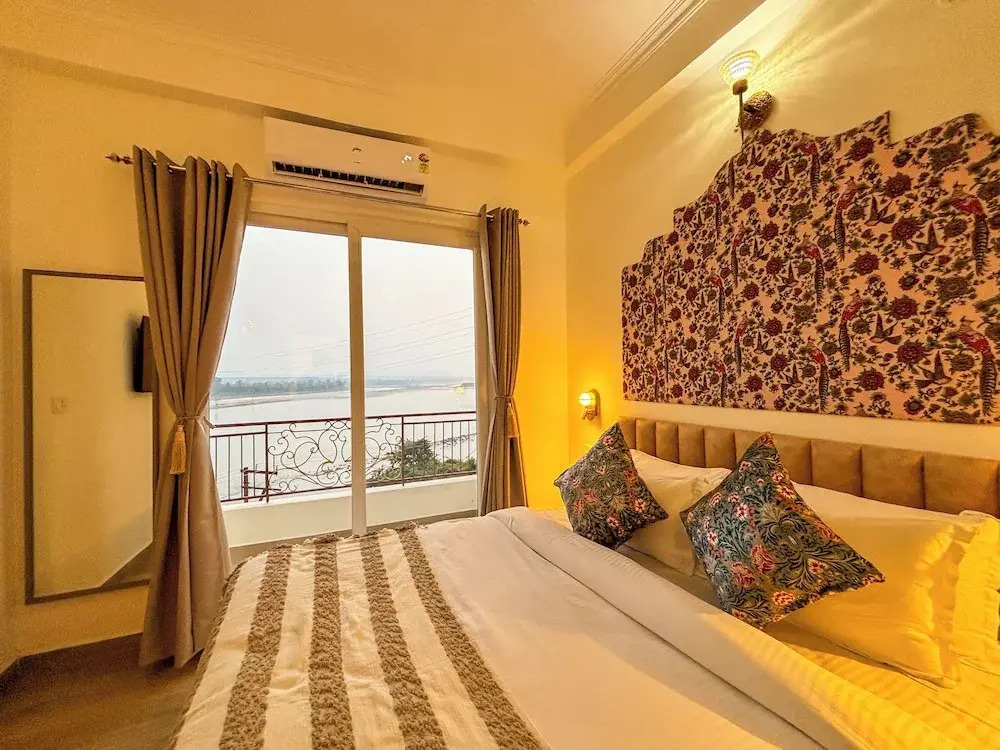 The Neeraj Ganga Rajmahal Wellness With Ganga View