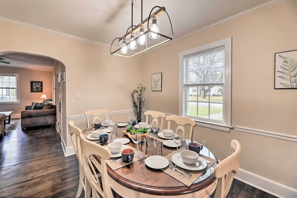 New Bern Retreat w/ Fire Pit ~ 1 Mi to Dtwn!