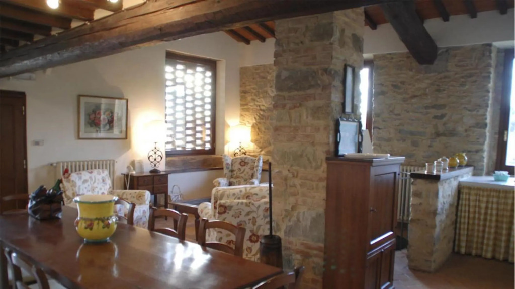 Independent Residence Ideal for Groups up to 22 Guests in the Countryside of Mugello-magnolia e Camelia