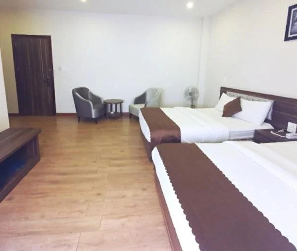 Golden Pine 3 Hotel