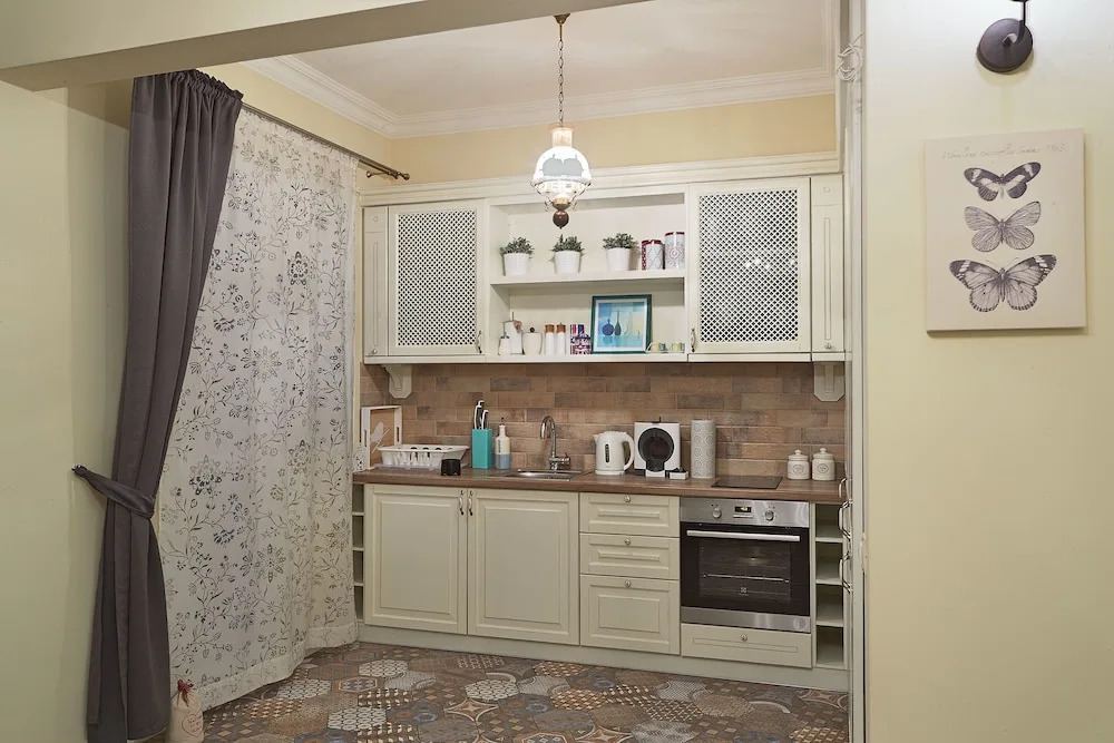 Baratero City Corner Apartment