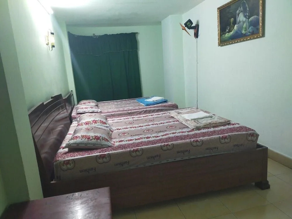 OYO 752 Mat Troi Vang