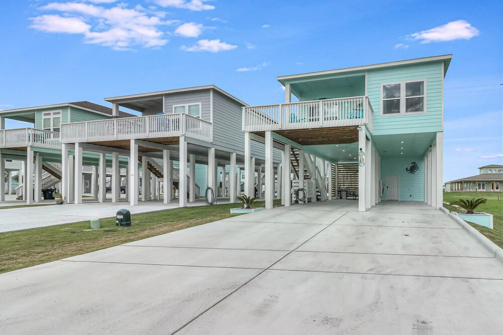Dolphin Deck Or120 3 Bedroom Home by RedAwning