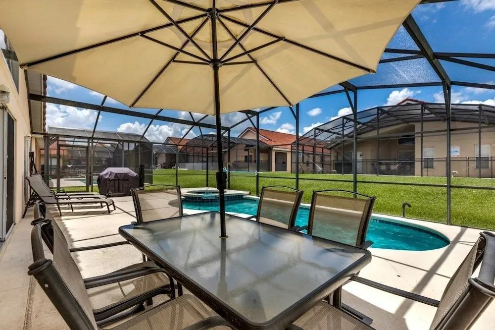 SC1041 Resort Amenities Private Pool and Spa Games Room and Wi Fi by R