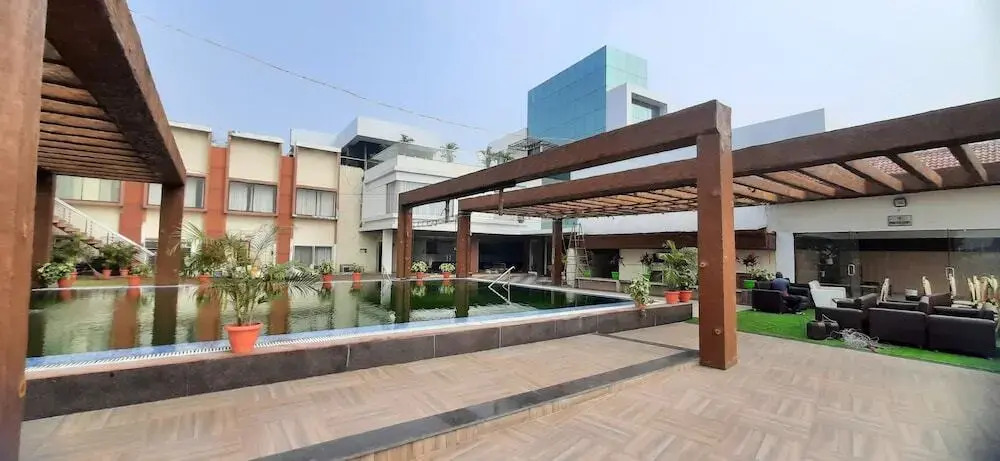 Sparsh Hotel & Resort