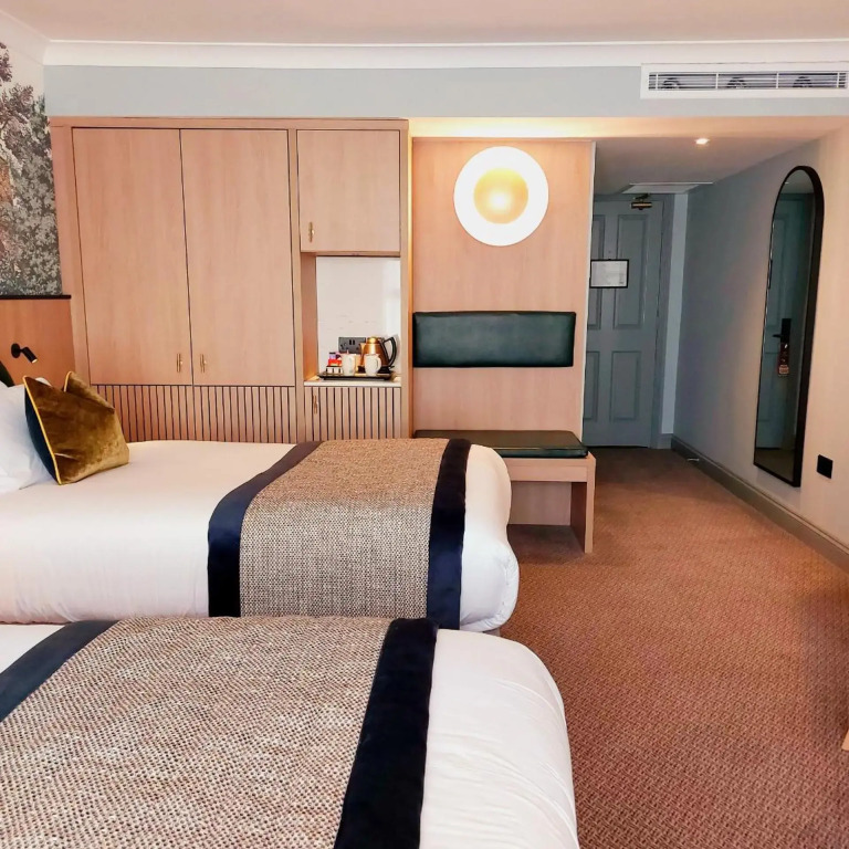 Menlo Park Hotel