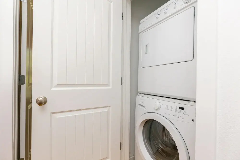 2120 S 11th Street Townhouse Unit 303 - 3 Br townhouse by RedAwning