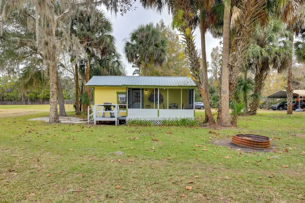 Hawthorne Angler's Cabin w/ Lake + Dock Access!